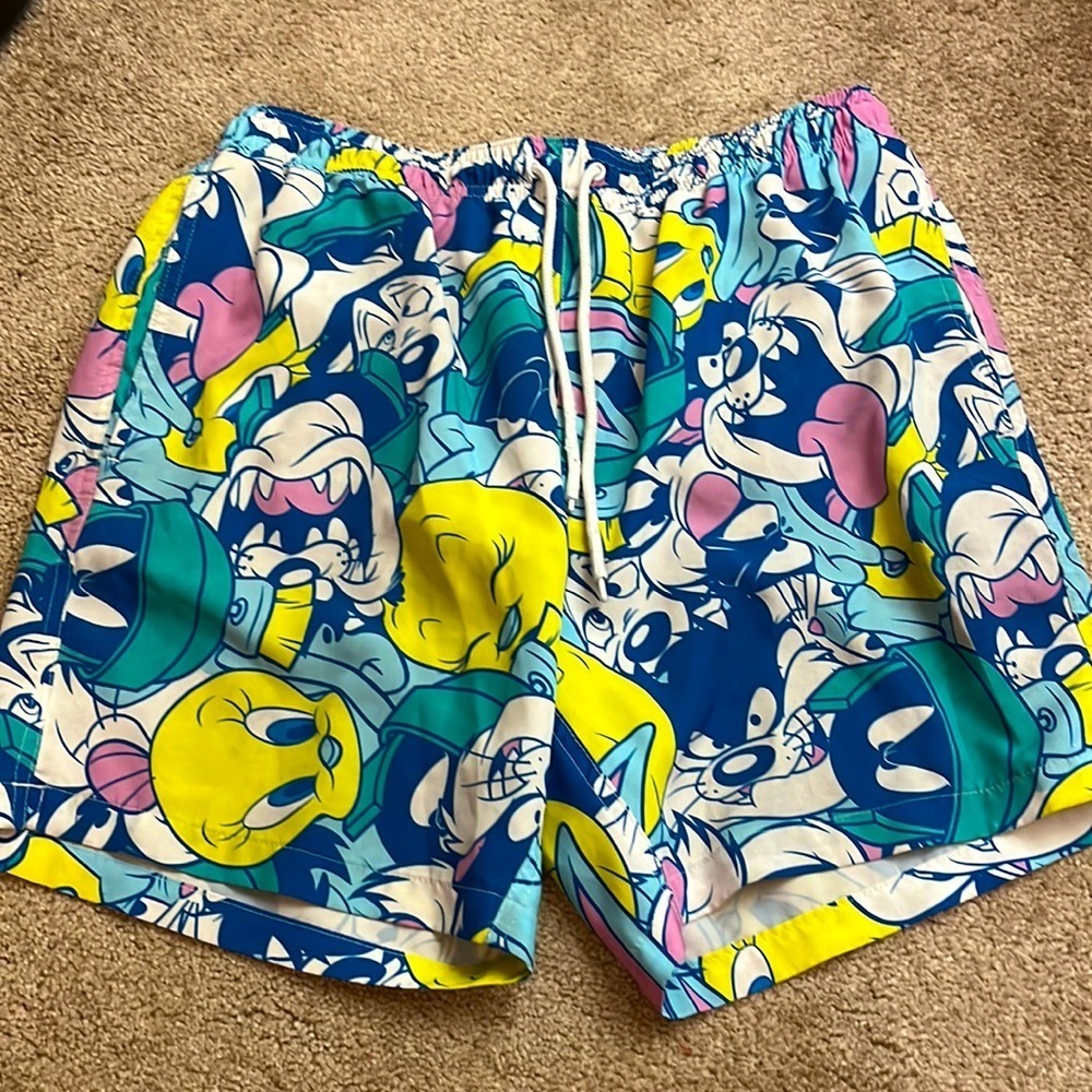 Looney Tunes swim trunks size M